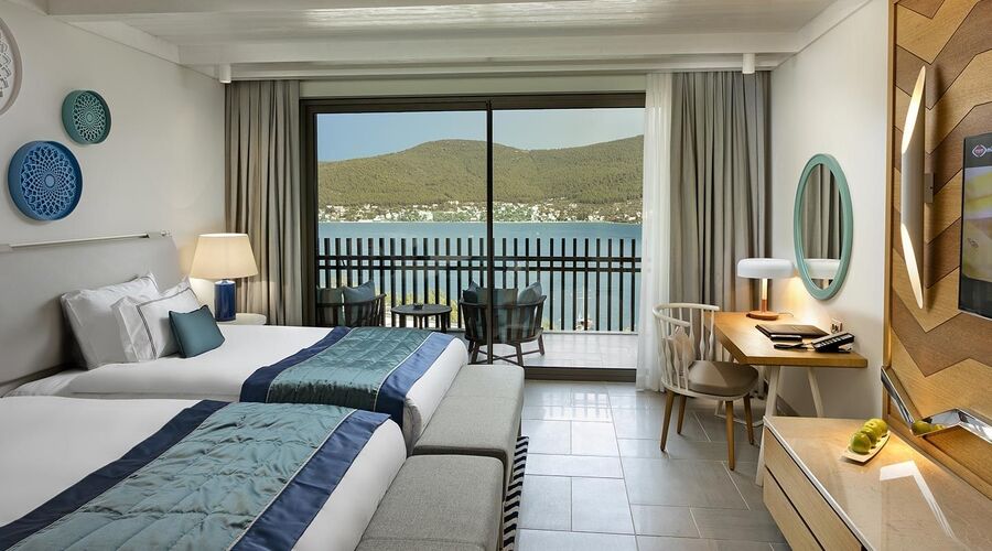 Titanic Luxury Collection Bodrum  5*