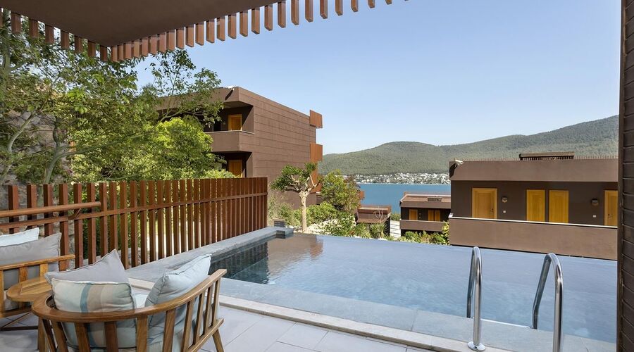 Titanic Luxury Collection Bodrum  5*
