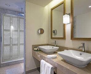 Titanic Luxury Collection Bodrum  5*