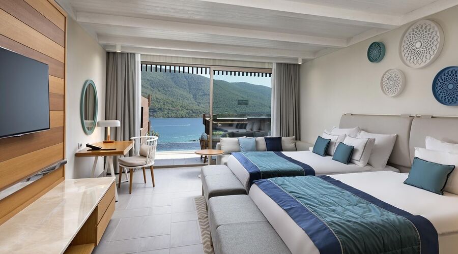 Titanic Luxury Collection Bodrum  5*