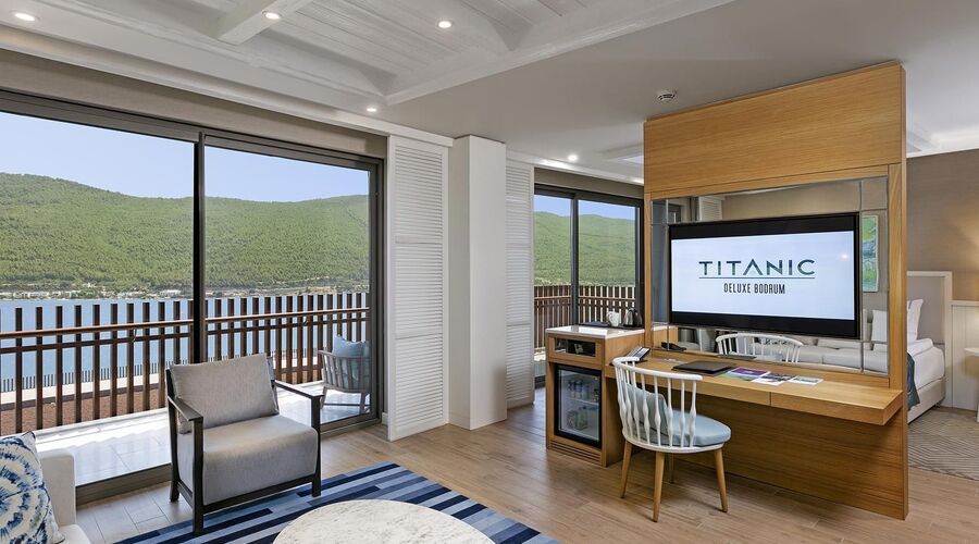 Titanic Luxury Collection Bodrum  5*