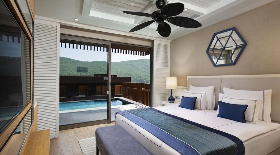 Titanic Luxury Collection Bodrum  5*