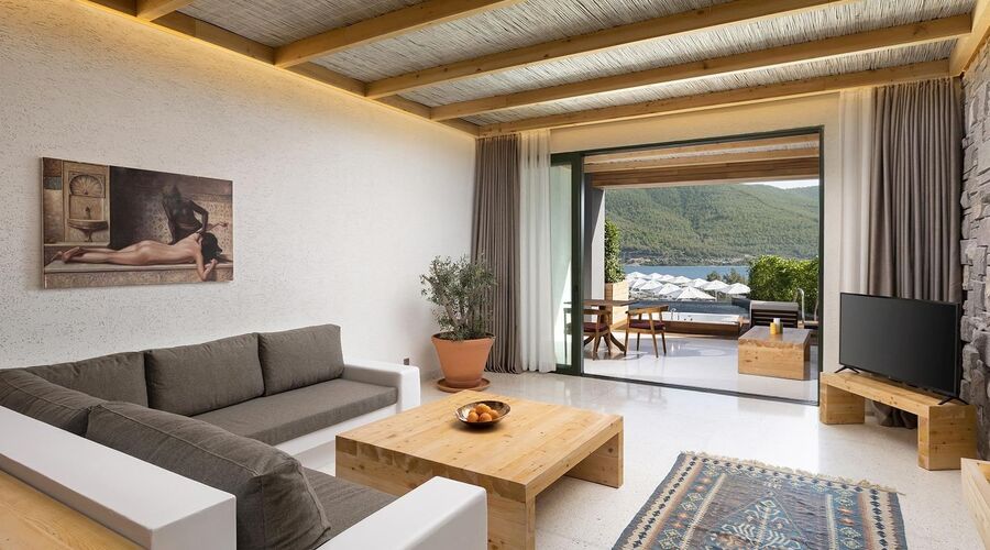 Titanic Luxury Collection Bodrum  5*