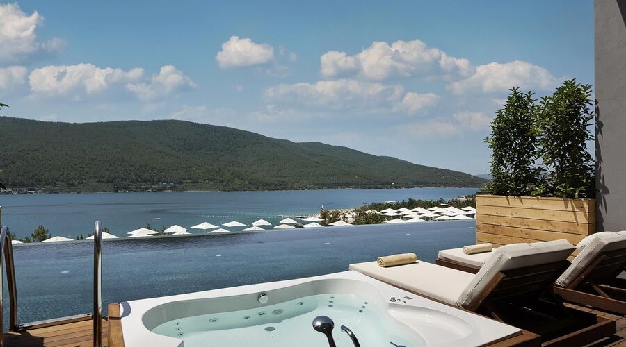 Titanic Luxury Collection Bodrum  5*