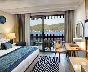 Titanic Luxury Collection Bodrum  5*