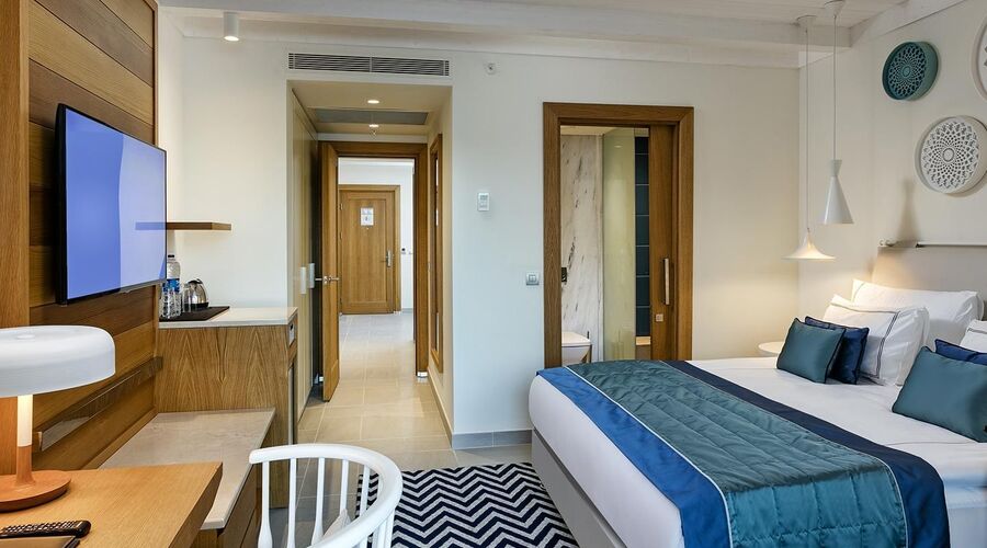 Titanic Luxury Collection Bodrum  5*