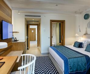 Titanic Luxury Collection Bodrum  5*