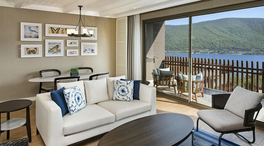 Titanic Luxury Collection Bodrum  5*