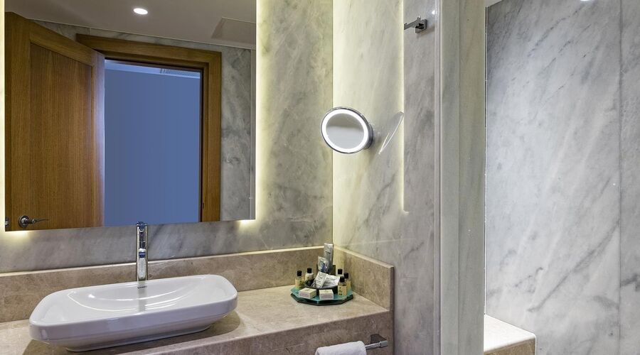 Titanic Luxury Collection Bodrum  5*