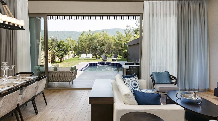 Titanic Luxury Collection Bodrum  5*