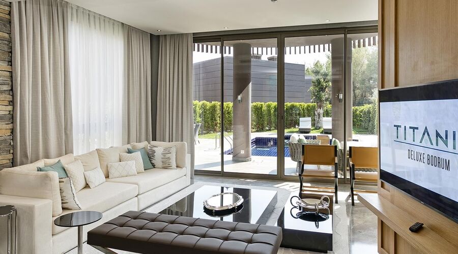 Titanic Luxury Collection Bodrum  5*