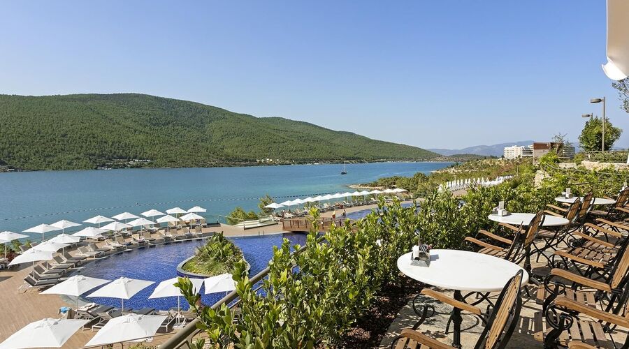 Titanic Luxury Collection Bodrum  5*