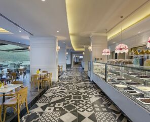 Titanic Luxury Collection Bodrum  5*