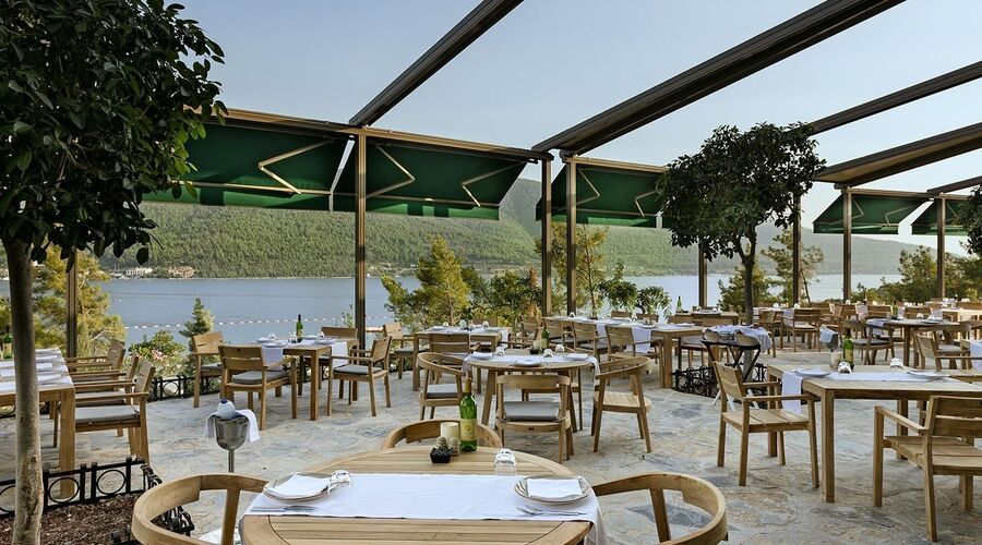 Titanic Luxury Collection Bodrum  5*