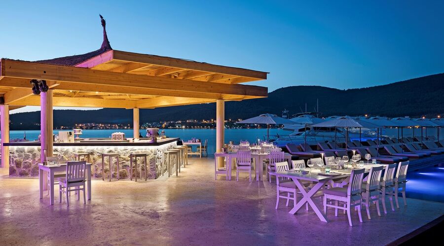 Titanic Luxury Collection Bodrum  5*