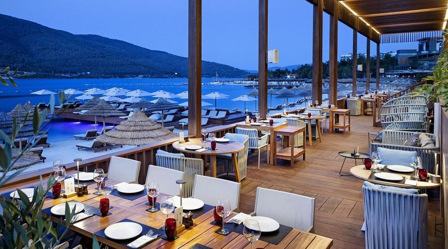 Titanic Luxury Collection Bodrum  5*