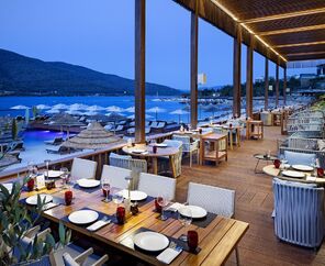 Titanic Luxury Collection Bodrum  5*