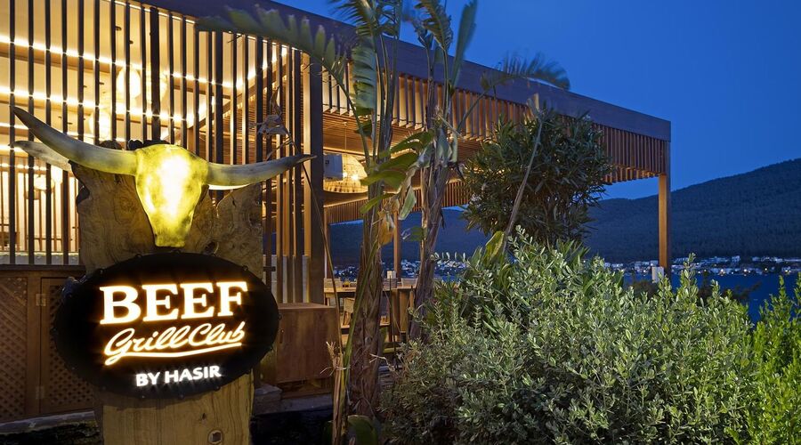 Titanic Luxury Collection Bodrum  5*