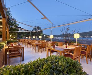 Titanic Luxury Collection Bodrum  5*