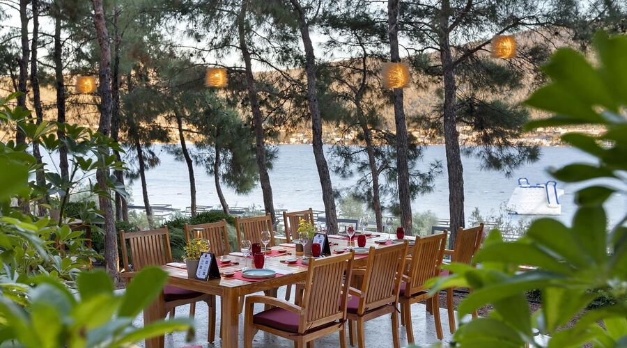 Titanic Luxury Collection Bodrum  5*