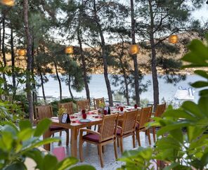 Titanic Luxury Collection Bodrum  5*