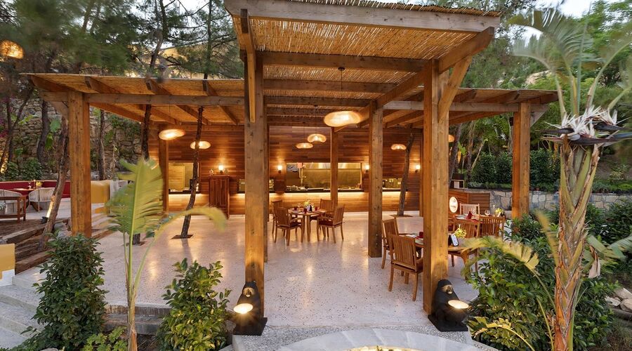 Titanic Luxury Collection Bodrum  5*