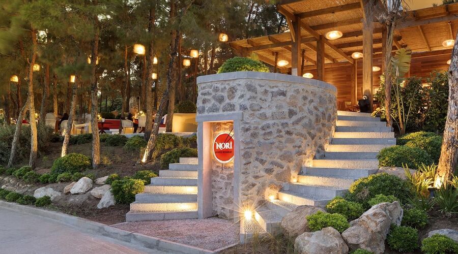 Titanic Luxury Collection Bodrum  5*