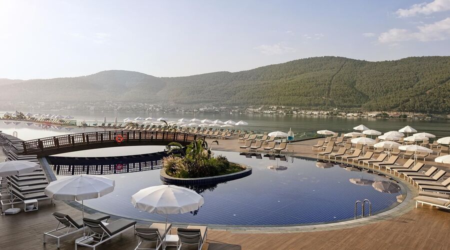 Titanic Luxury Collection Bodrum  5*