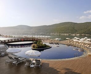 Titanic Luxury Collection Bodrum  5*