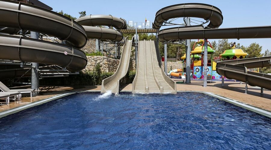 Titanic Luxury Collection Bodrum  5*