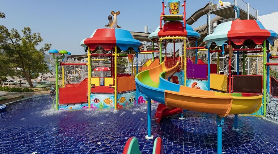 Titanic Luxury Collection Bodrum  5*