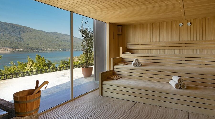 Titanic Luxury Collection Bodrum  5*