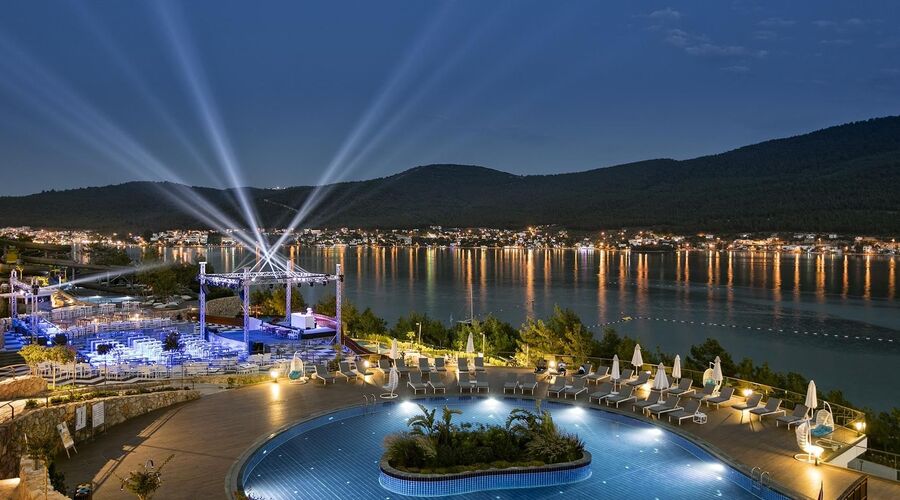 Titanic Luxury Collection Bodrum  5*