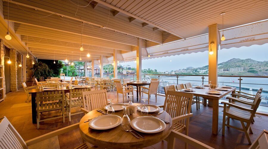 Delta Hotels By Marriott  5*