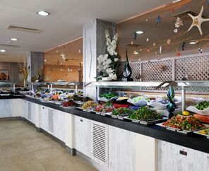 Bodrum Holiday Resort & Spa  5*