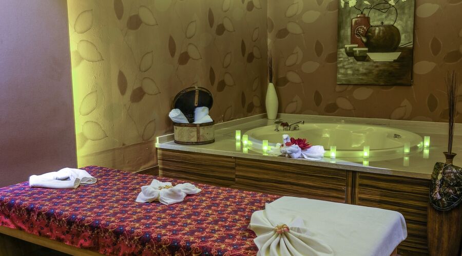 Bodrum Holiday Resort & Spa  5*