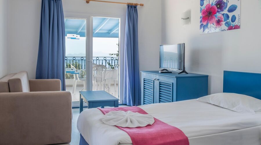 Bodrum Holiday Resort & Spa  5*