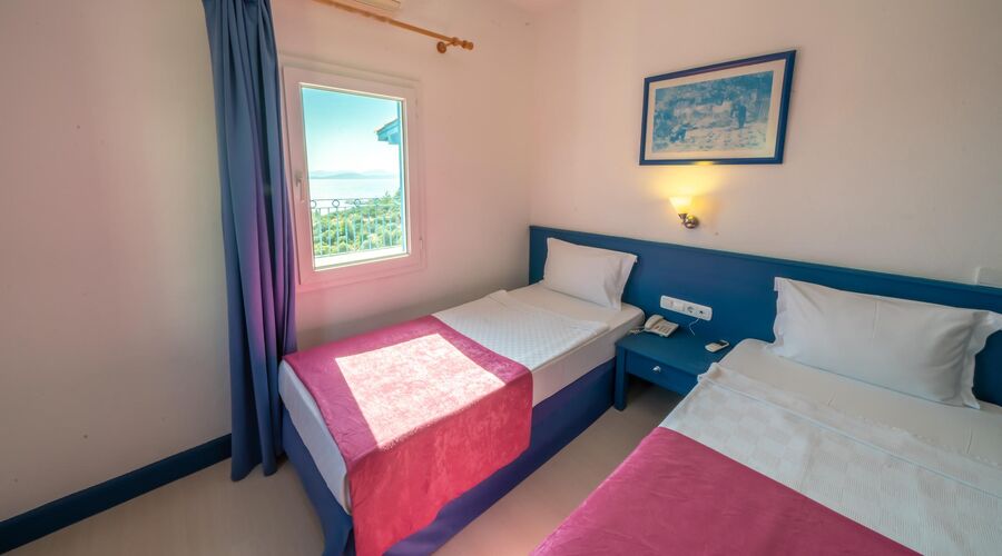 Bodrum Holiday Resort & Spa  5*