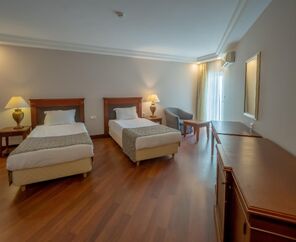 Bodrum Holiday Resort & Spa  5*