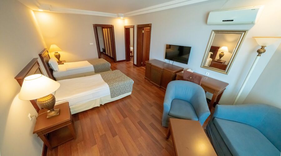 Bodrum Holiday Resort & Spa  5*