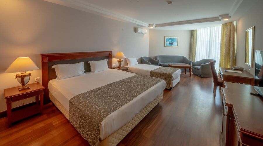 Bodrum Holiday Resort & Spa  5*