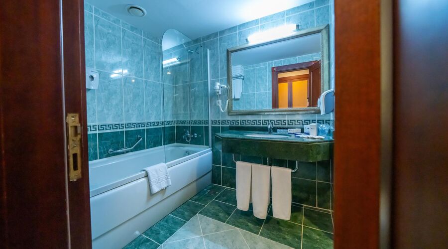 Bodrum Holiday Resort & Spa  5*