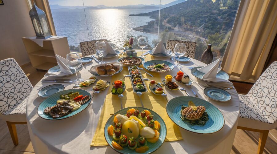 Bodrum Holiday Resort & Spa  5*