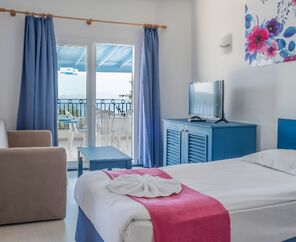 Bodrum Holiday Resort & Spa  5*