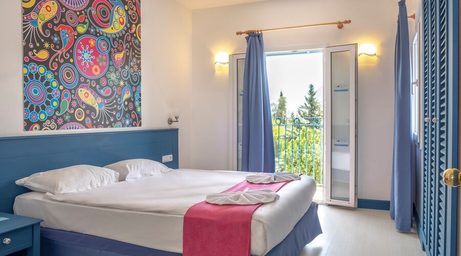 Bodrum Holiday Resort & Spa  5*