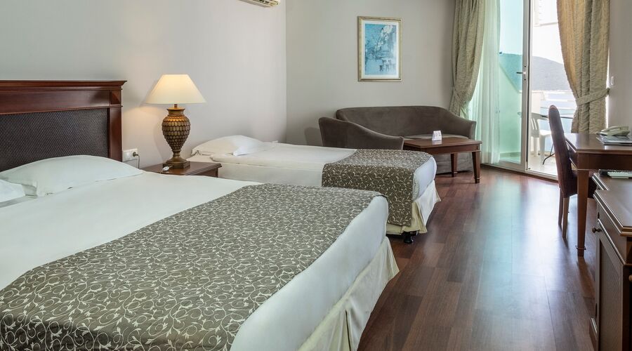 Bodrum Holiday Resort & Spa  5*