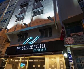The Breeze Hotel  3*