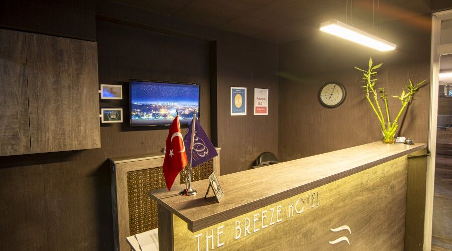 The Breeze Hotel  3*