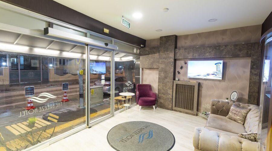 The Breeze Hotel  3*