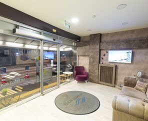 The Breeze Hotel  3*